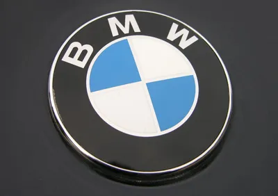 Обои BMW значок: скачивай в webp формате для Windows.