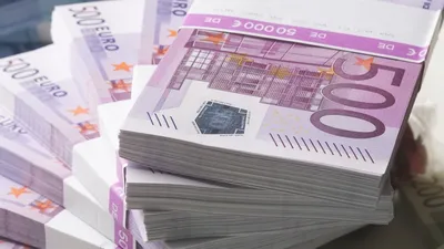 Скачать обои Деньги евро для iPhone бесплатно