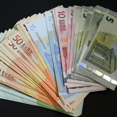Фото Деньги евро для iPhone и Android