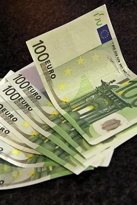 Фон с изображением денег евро на iPhone