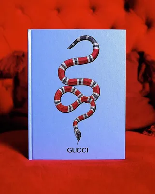Обои с Gucci змеей: бесплатно для скачивания на Windows
