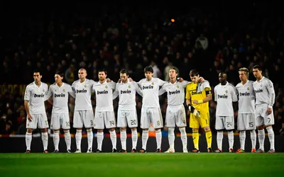 Реал Мадрид: фото с великими игроками и тренерами клуба