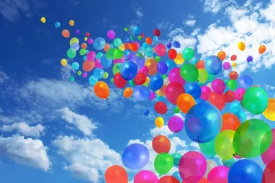 Воздушные шарики: скачать бесплатно обои на телефон 
